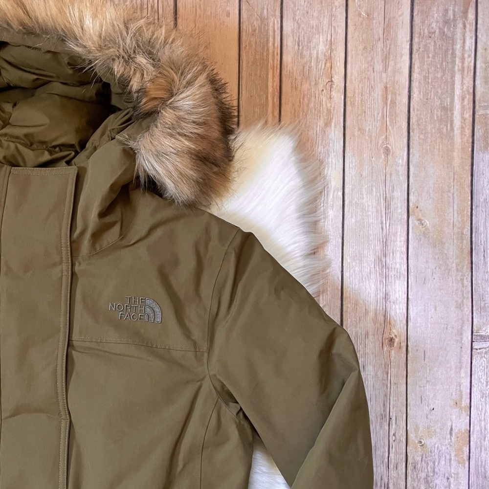 The North Face Women’s Arctic Parka II Coat In Military Olive - Picture 3 of 10